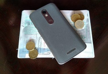 Three Ways to Avoid Roaming Fees